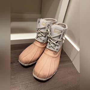 Waterprooff pink sperry size 7